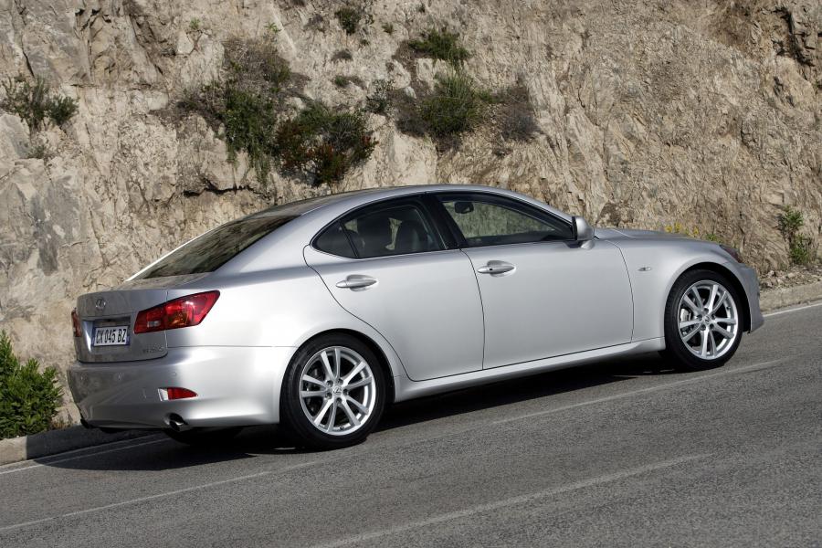  Lexus IS250 2005 года  (фото 18 из 141)